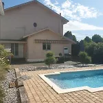 Maison Et 7 Chambres, Piscine *