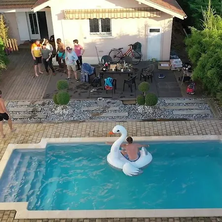 Maison Et 7 Chambres, Piscine *