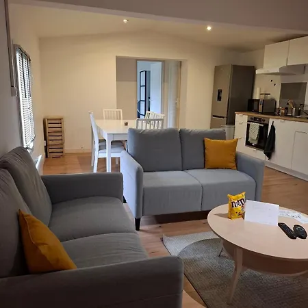 Maison Et 7 Chambres, Piscine
